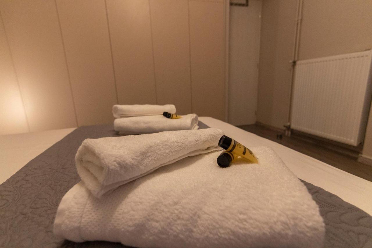 Luxury 10' From The Center! * Athen