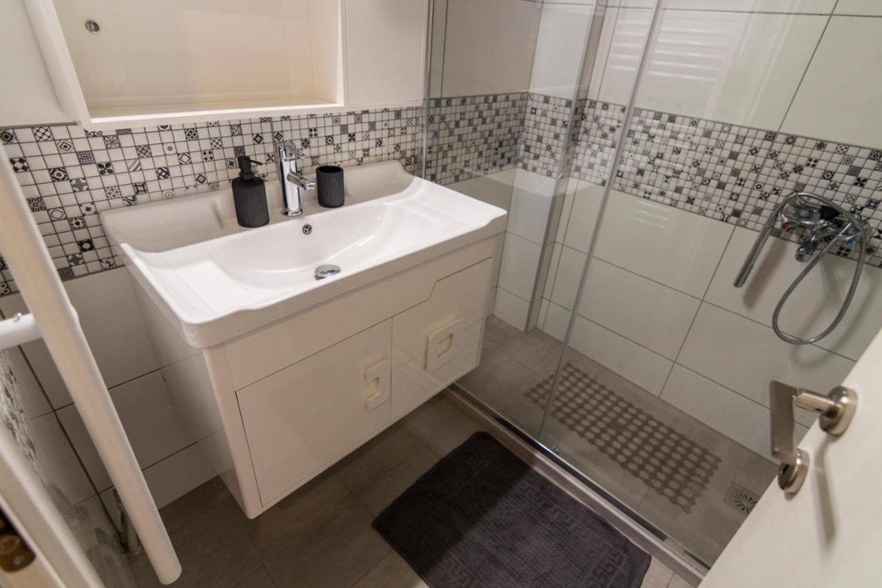 Luxury 10' From The Center! Apartment Athen